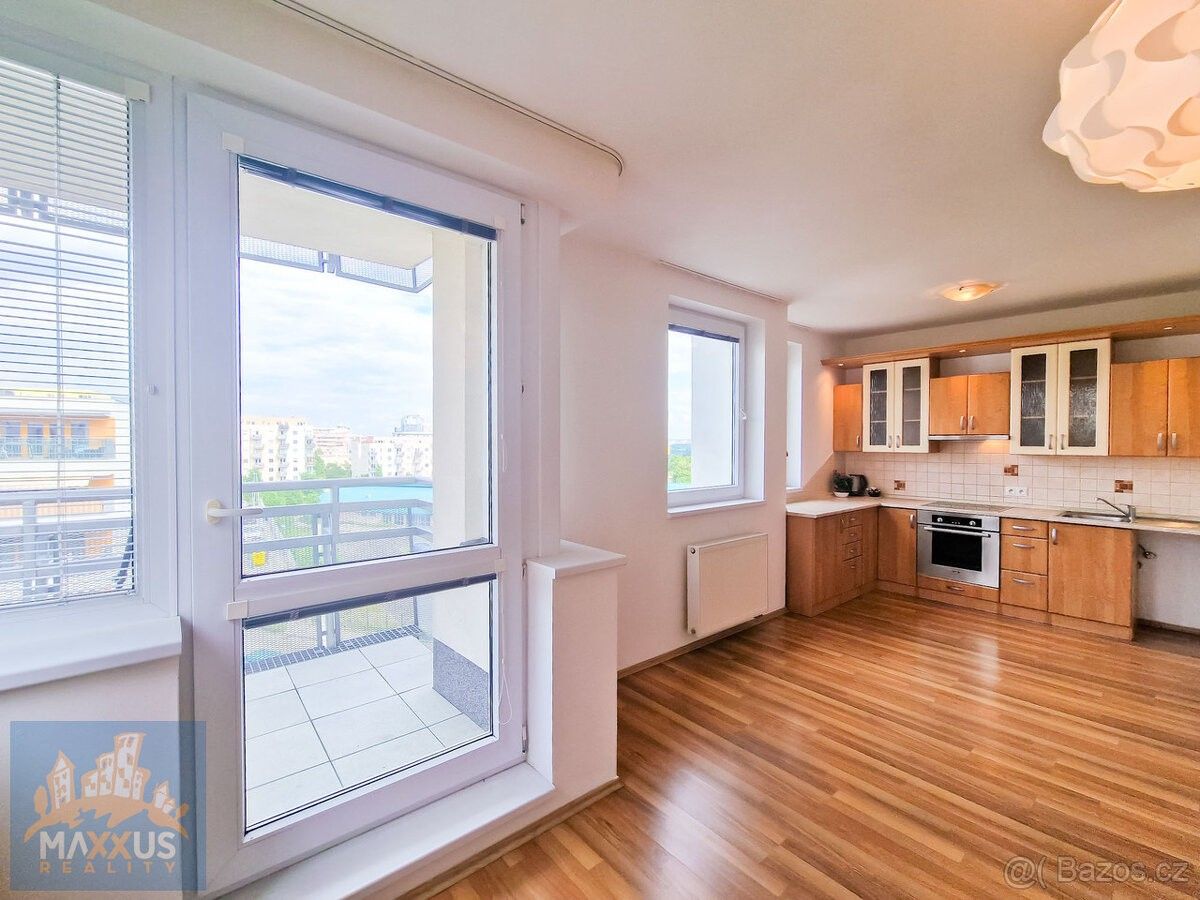 Pronájem byt - Praha, 158 00