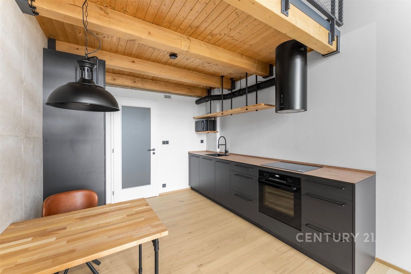 Pronájem byt 2+kk - Kolbenova, Praha, 54 m²