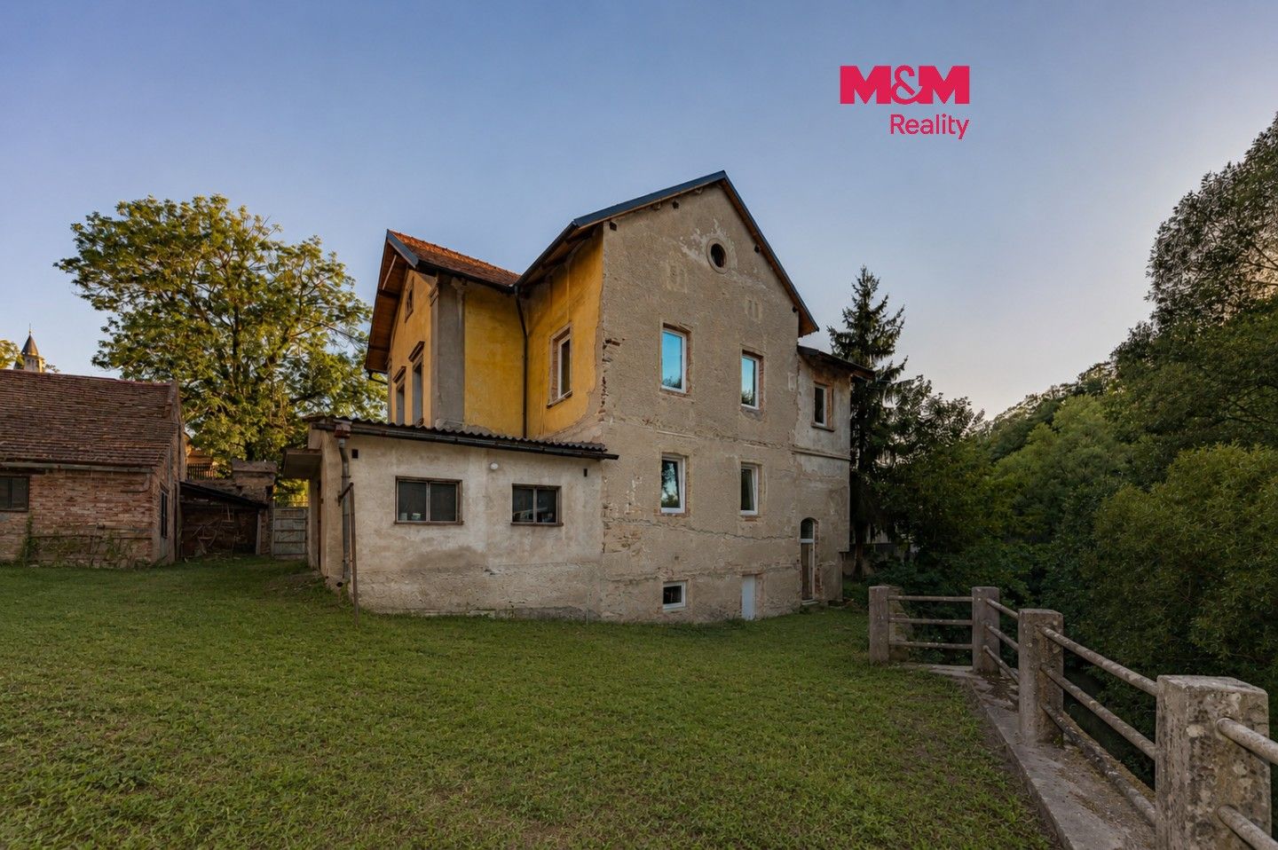 Ubytovací zařízení, Ke Hrázi, Žleby, 267 m² - 1