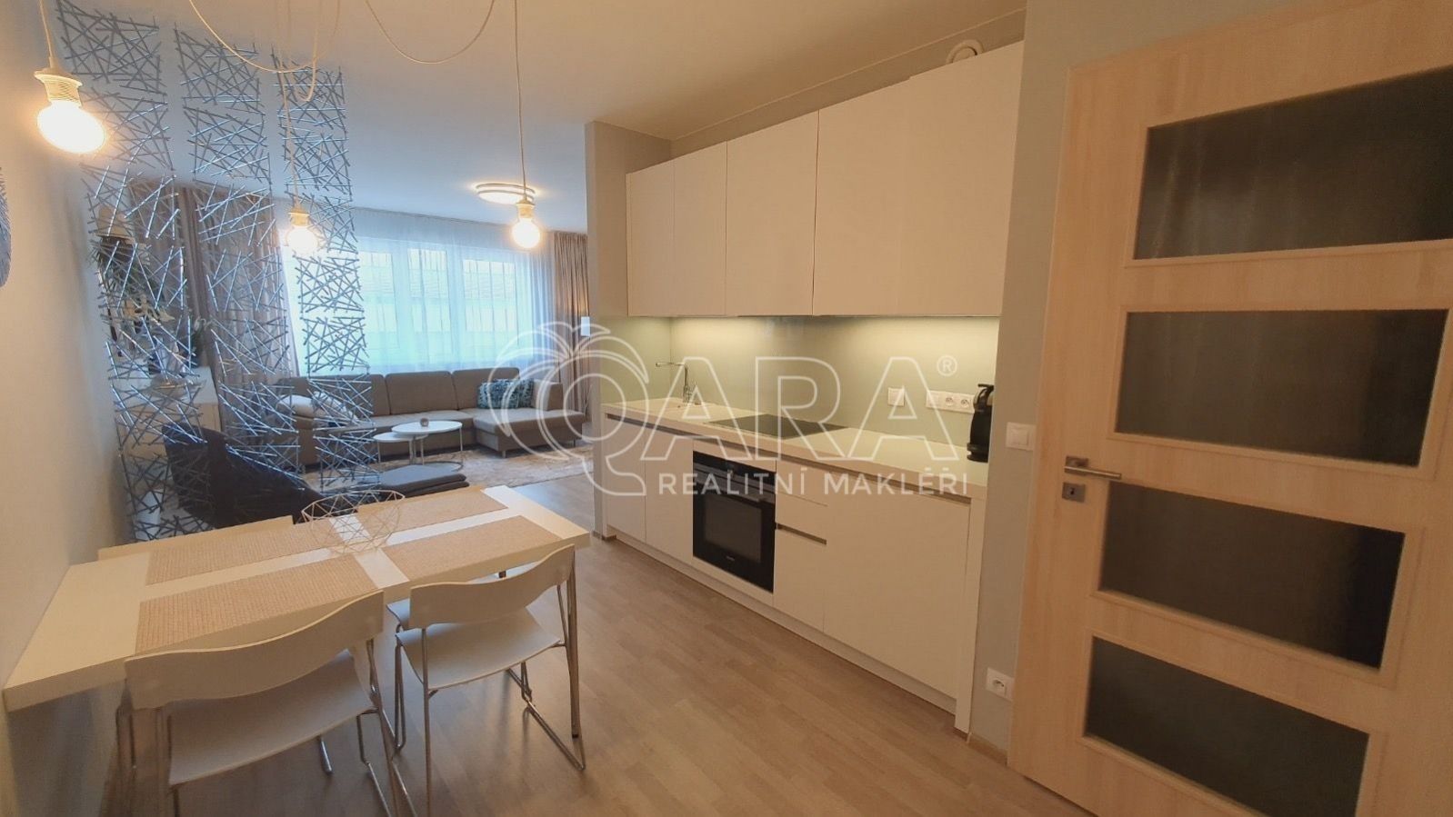 Pronájem byt 1+kk - Petržílkova, Praha, 42 m² - 2