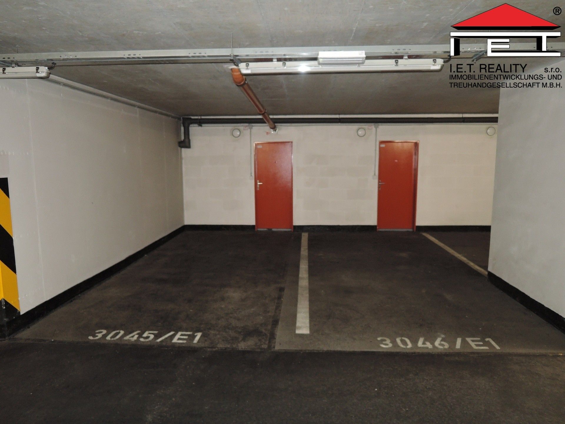 Garáže, Podkovářská, Praha, 24 m²