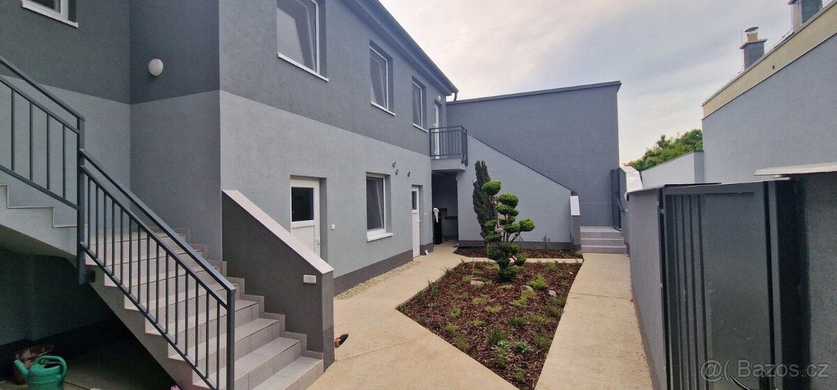 Pronájem byt - Velké Pavlovice, 691 06