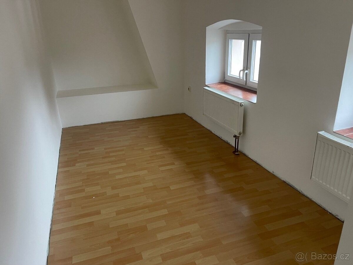 Pronájem byt - Šternberk, 785 01