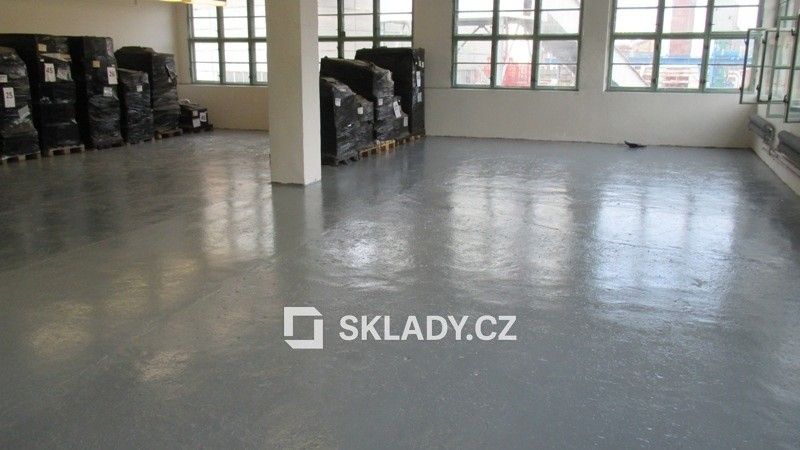 Pronájem sklad - Dvacátá, Zlín, 365 m²