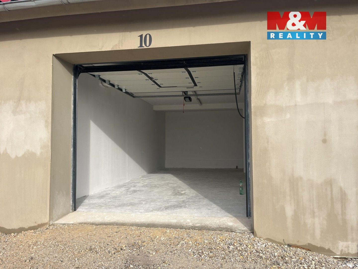 Pronájem garáž - Újezdec, 43 m²