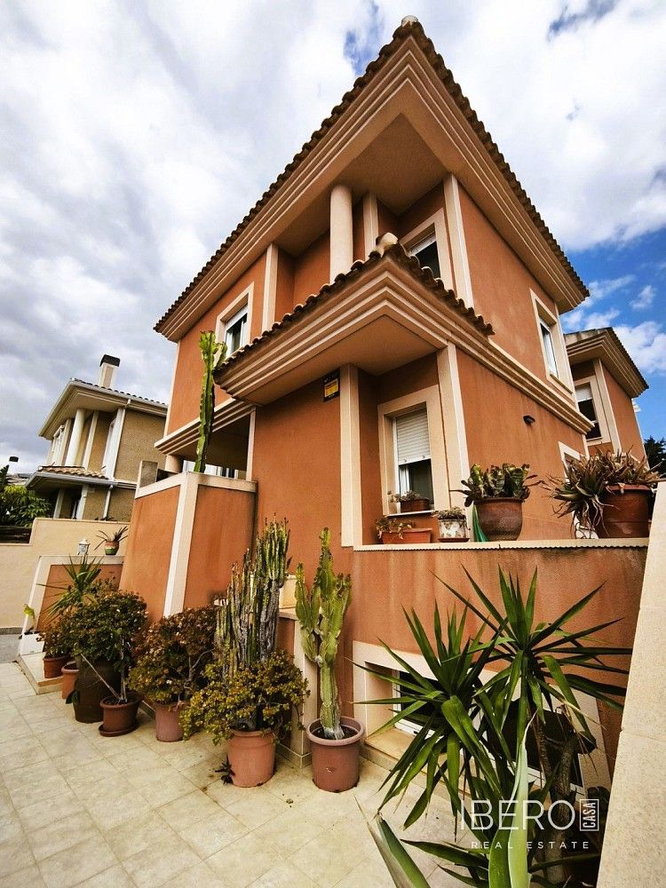 Rodinný dům, 405 m²