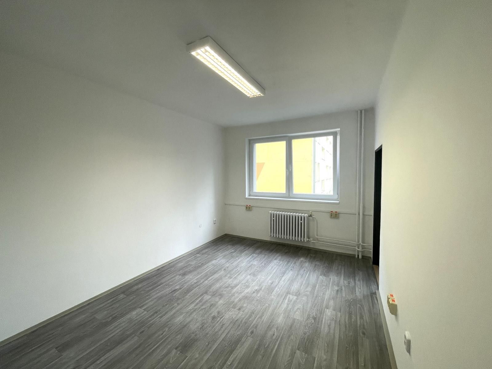 Kanceláře, Chýnovská, Tábor, 15 m² - 2