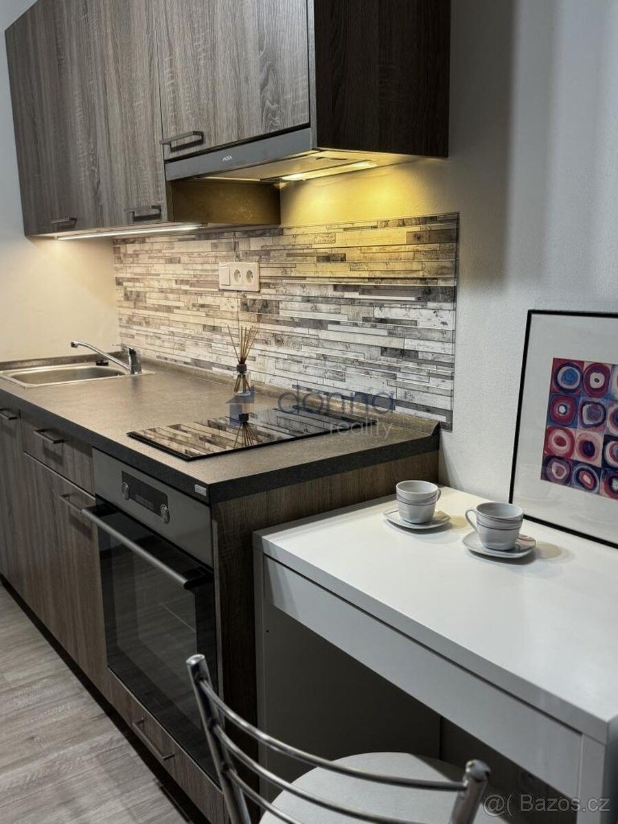 Pronájem byt - Praha, 155 21