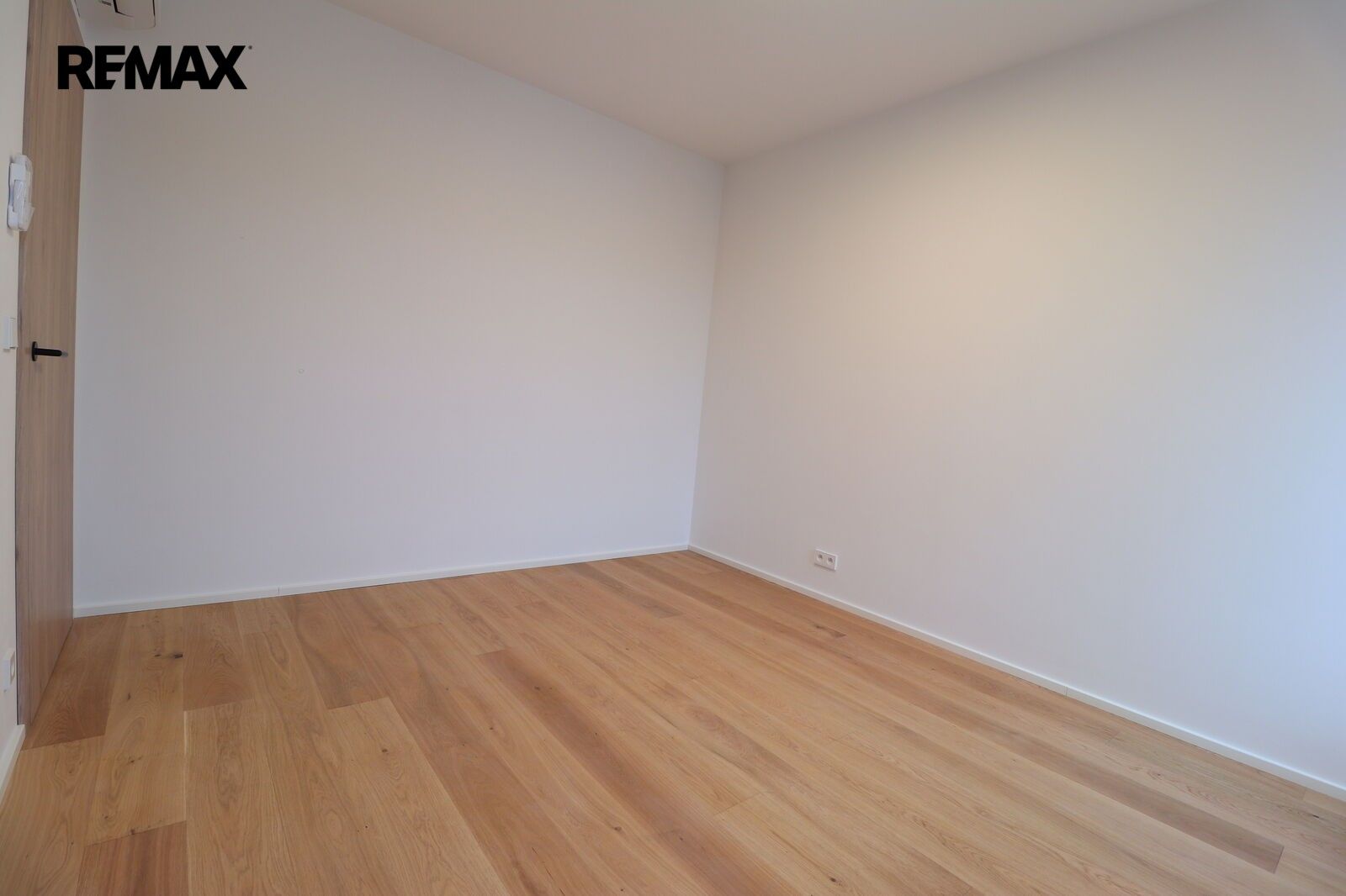 Pronájem byt 2+kk - Musílkova 172, Praha Košíře, 40 m² - 5