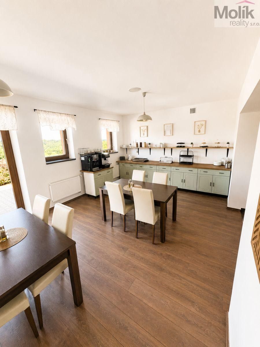 Pronájem restaurace - Bitozeves, 824 m² - 5