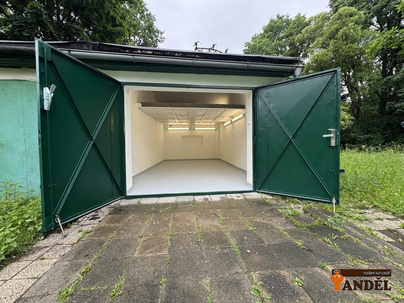 Garáže, U Stromovky, Havířov, 22 m²