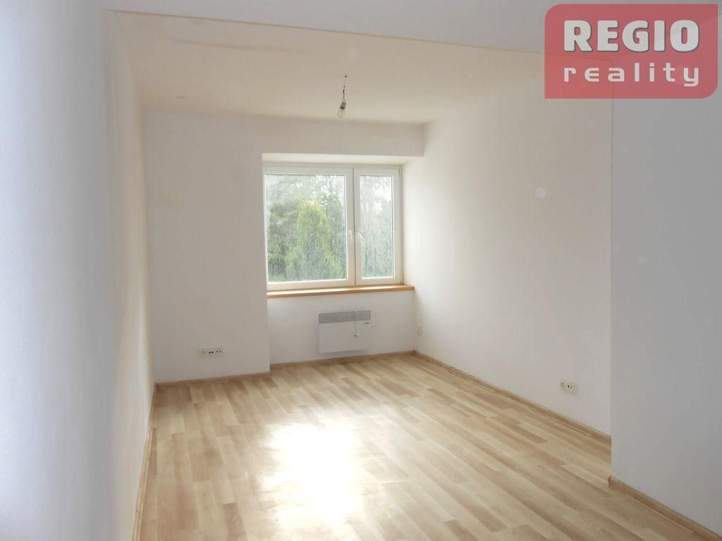 Pronájem byt - Brušperk, 739 44