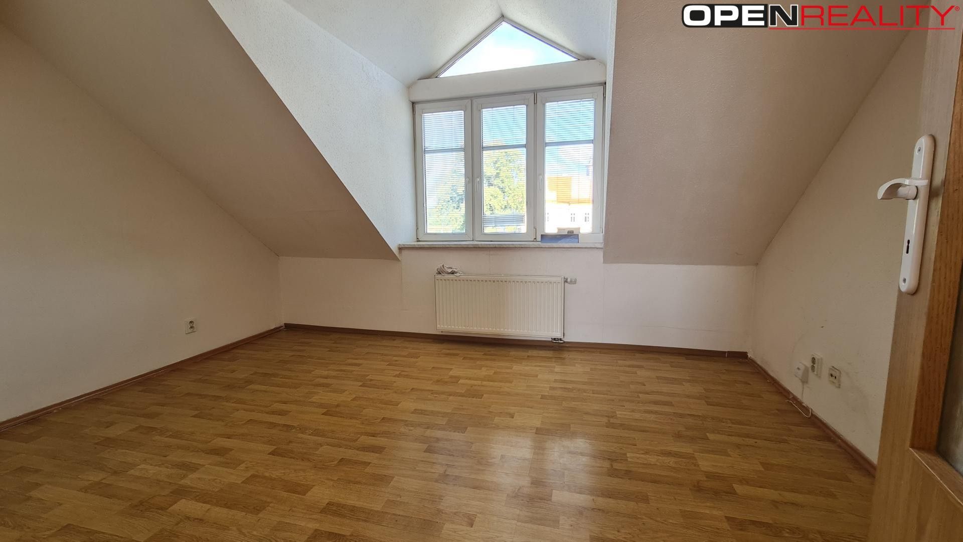 4+1, Hlavní, Prštice, 90 m²