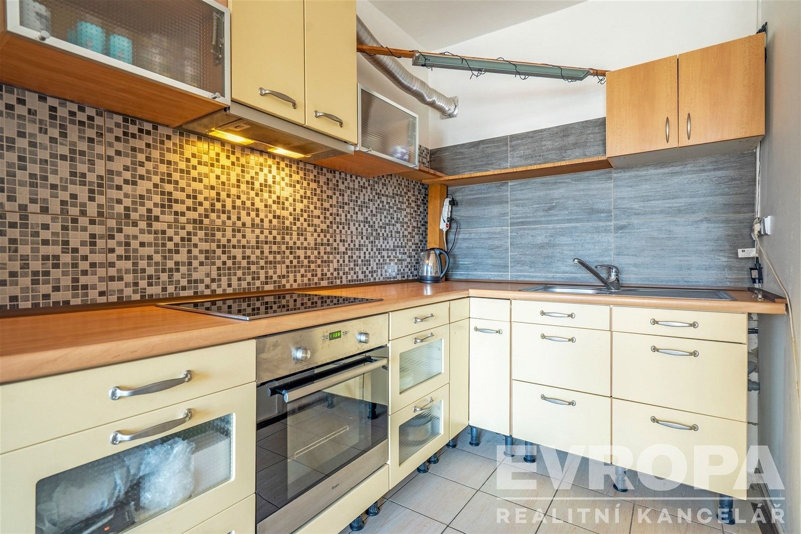 Prodej byt 1+kk - Vysocká, Hradec Králové, 30 m²