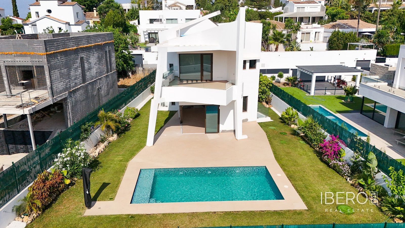 Rodinné domy, Estepona, Španělsko, 326 m² - 1