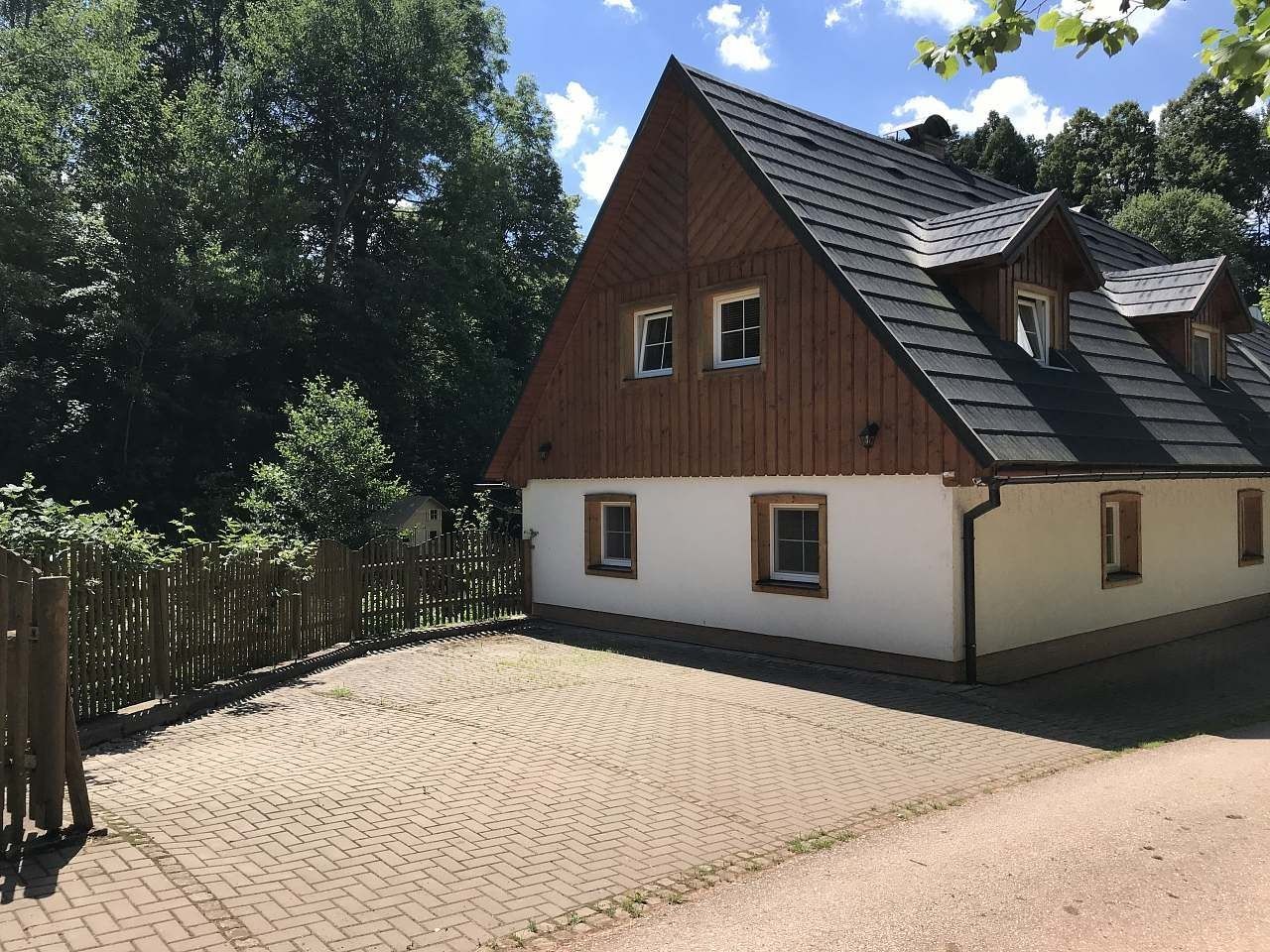Chaty, Horní Staré Buky, Královéhradecký kraj - 2