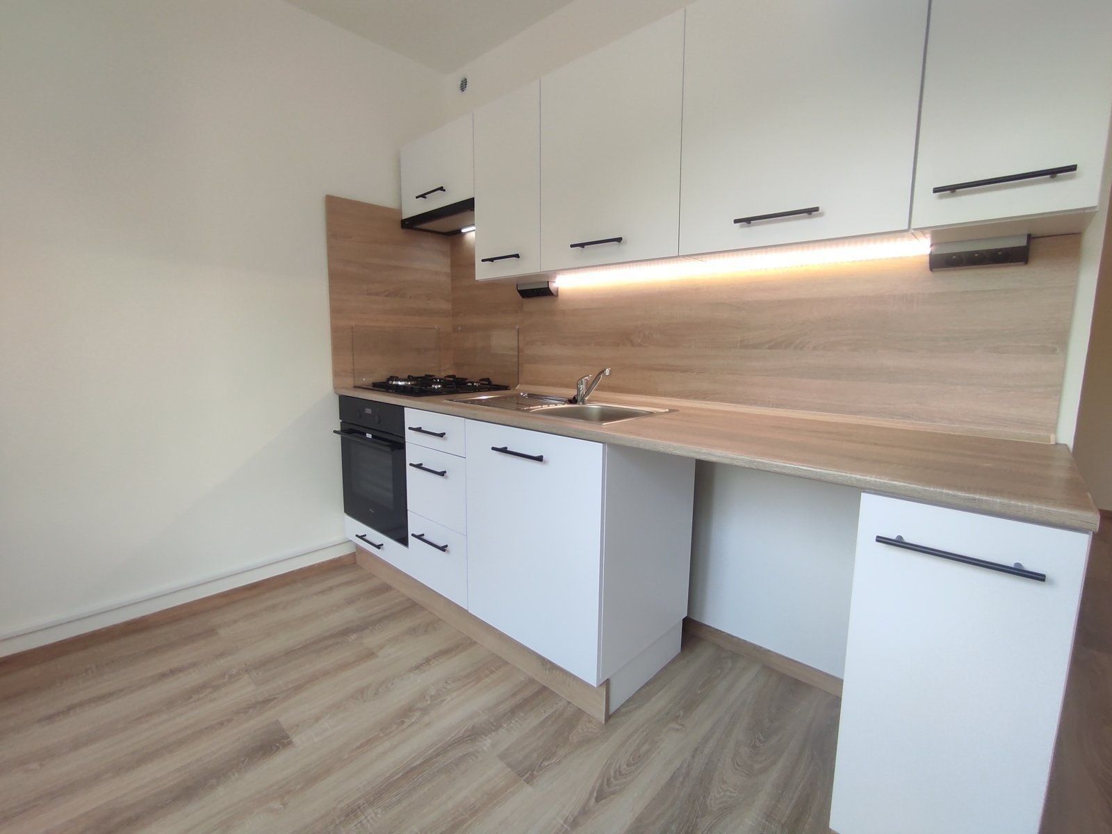 Byt 2+1 · 57 m² · Osvobození, Orlová - Horní Lutyně, Moravskoslezský kraj - 4