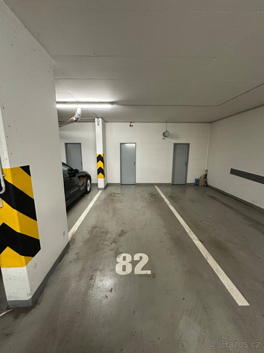 Pronájem garáž - Praha, 199 00