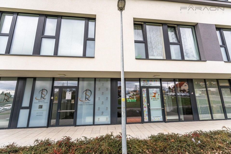 Prodej obchodní prostory - Bolevecká, Praha, 64 m²