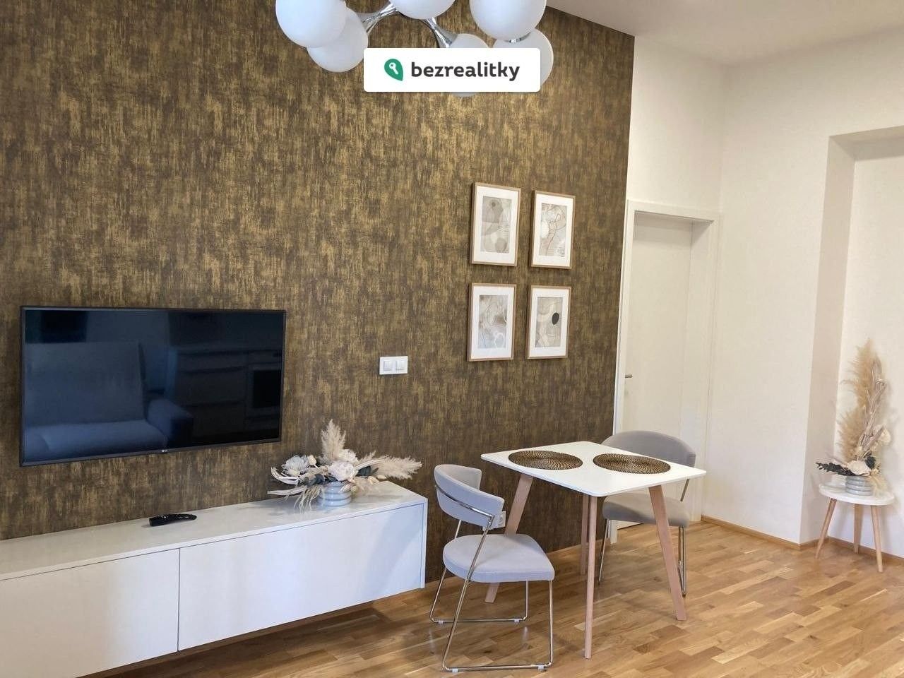 Prodej byt 2+kk - Legerova, Praha, 43 m²