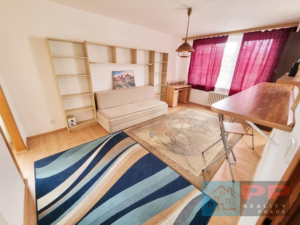 2+kk, Svídnická, Praha, 40 m²