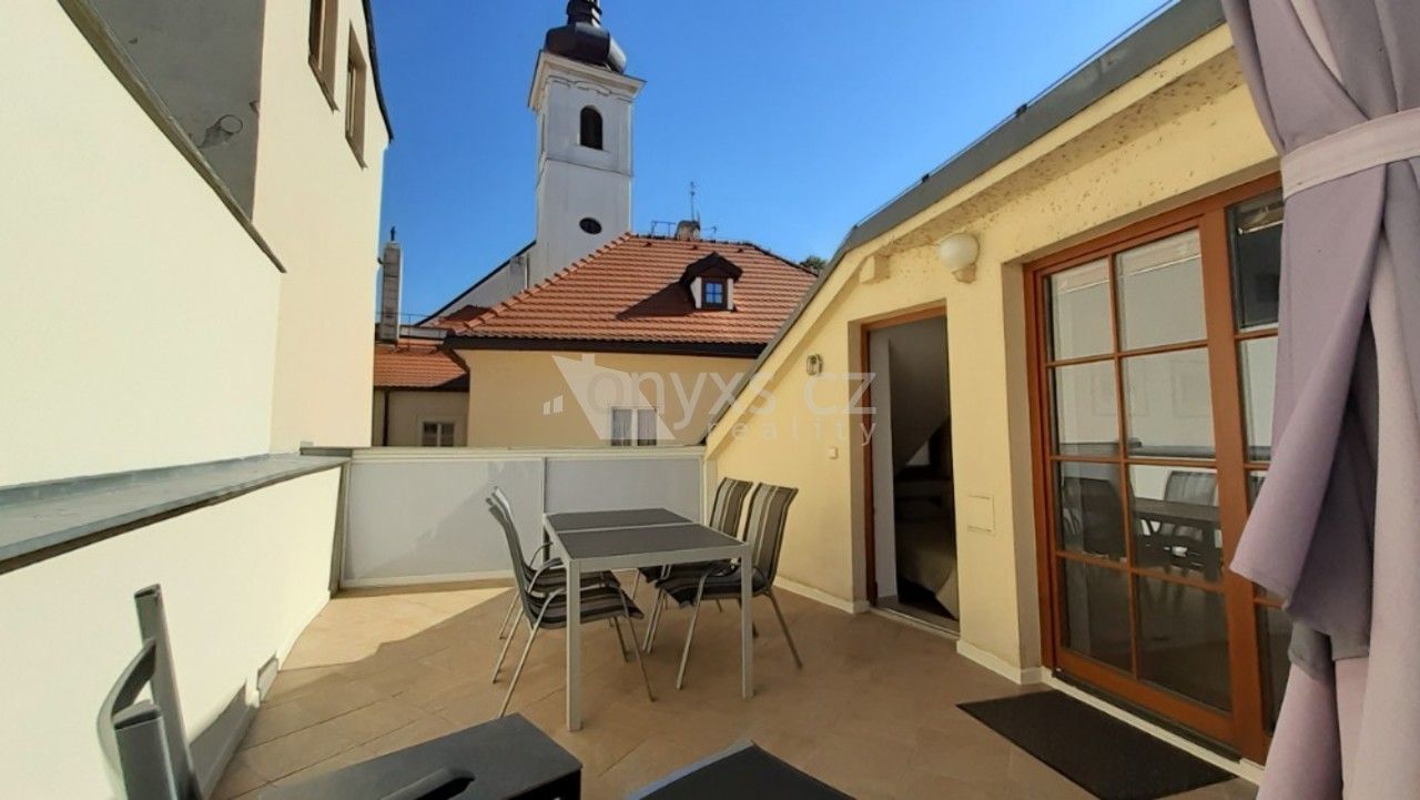 3+kk, V jirchářích, Praha, 125 m²