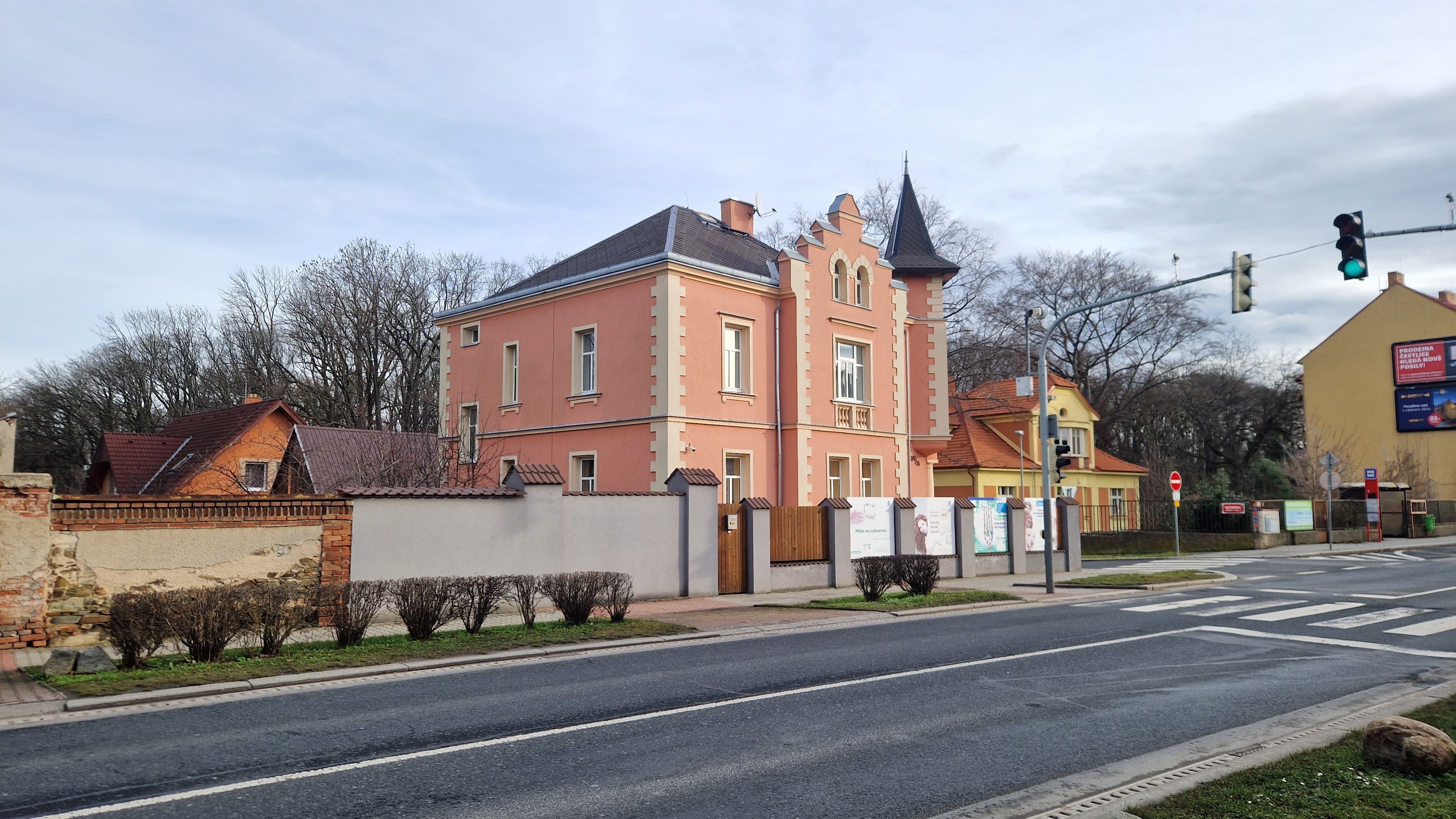 Prodej vila - Přátelství 301/35, Praha, 480 m²