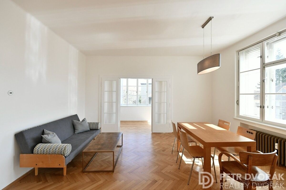 Pronájem byt 4+1 - Praha, 162 00, 137 m²