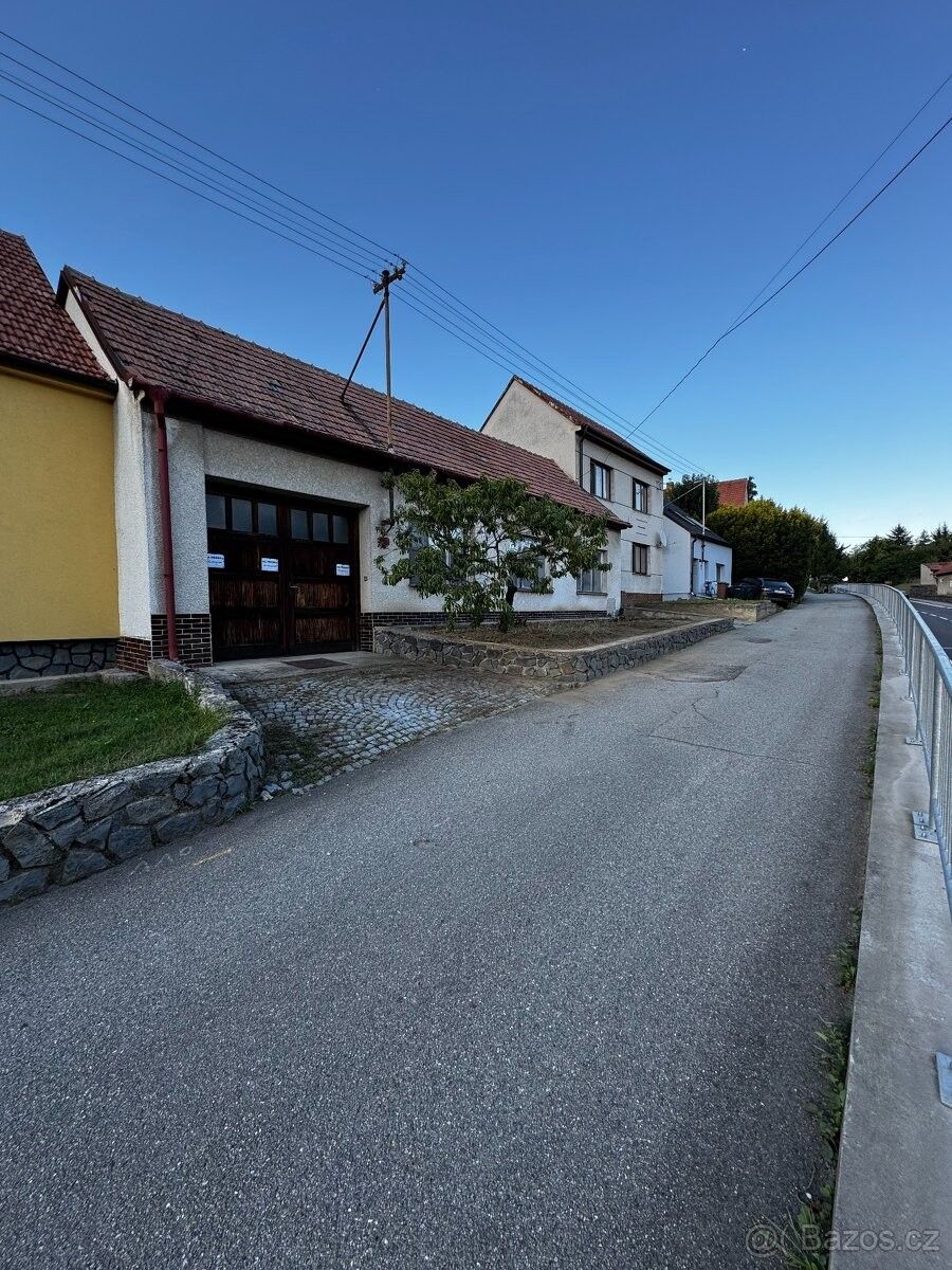 Prodej rodinný dům - Uhřice, 696 34