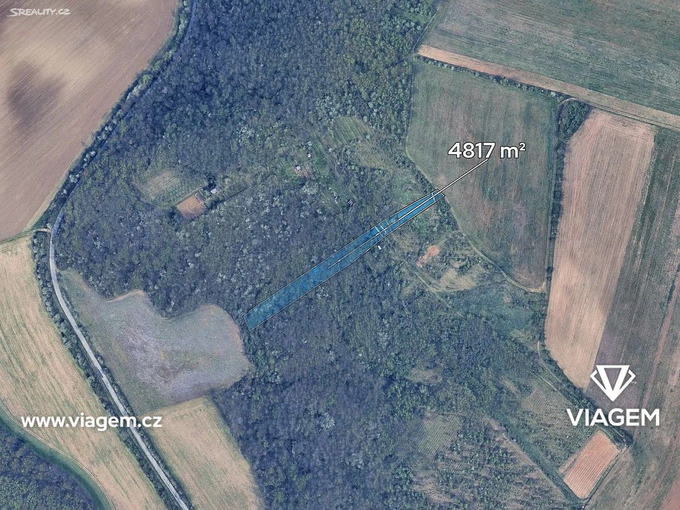 Les, 4 817 m²