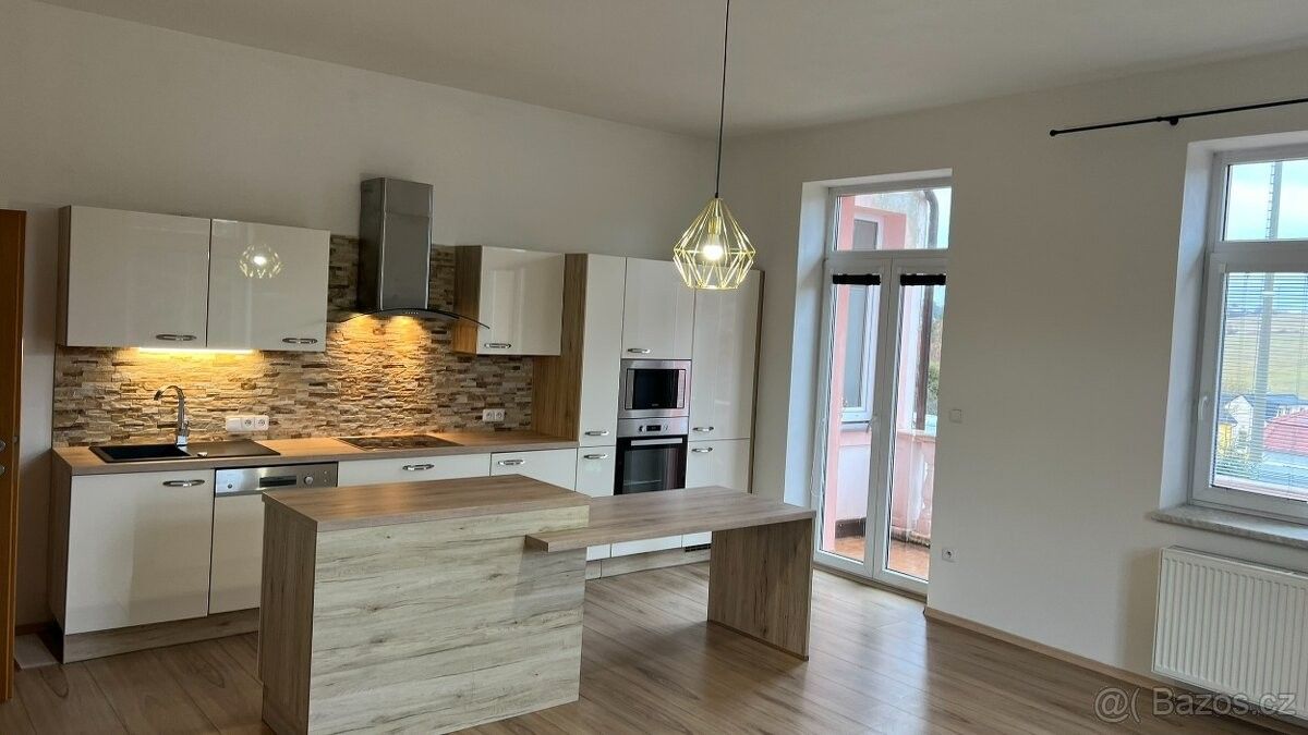 Byty, Boršov nad Vltavou, 373 82