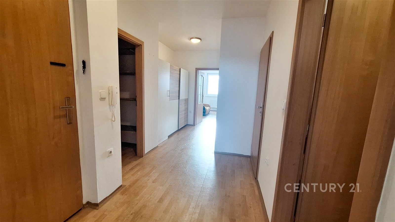 Pronájem byt 2+kk - Jarošova 1230, Znojmo, 61 m² - 5
