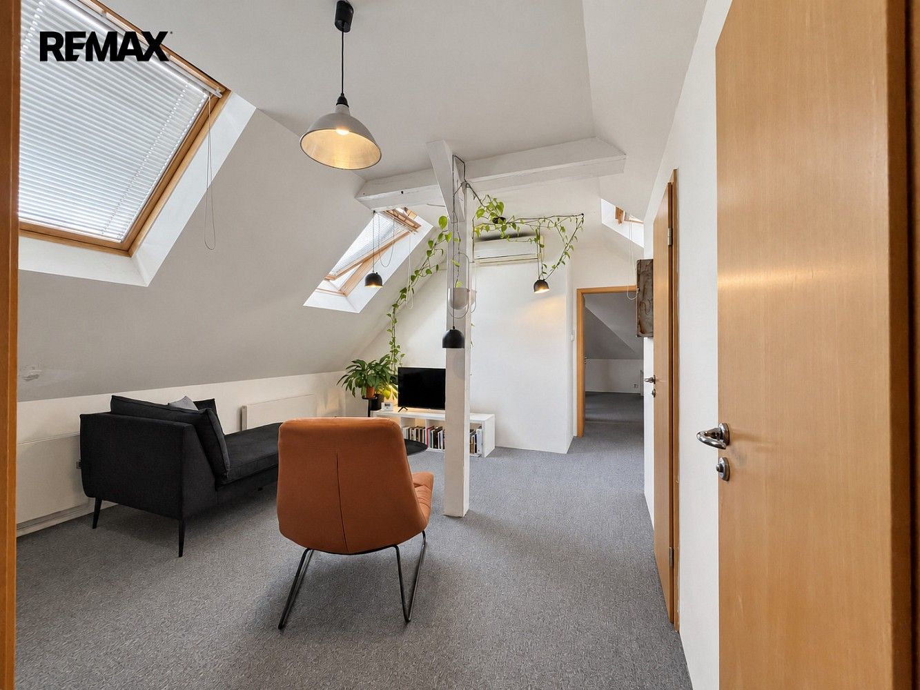 Pronájem byt 2+kk - Hradešínská, Praha 10 - Vinohrady, 65 m² - 2