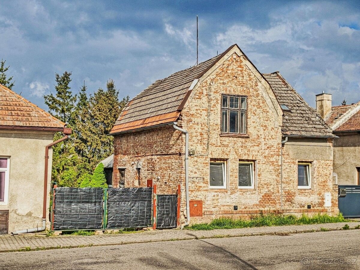 Prodej dům - Chrudim, 537 01, 100 m²