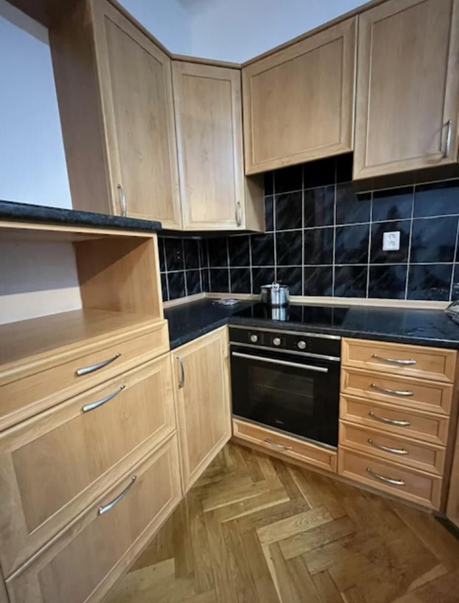 Pronájem byt 2+kk - Husinecká, Praha, 79 m²