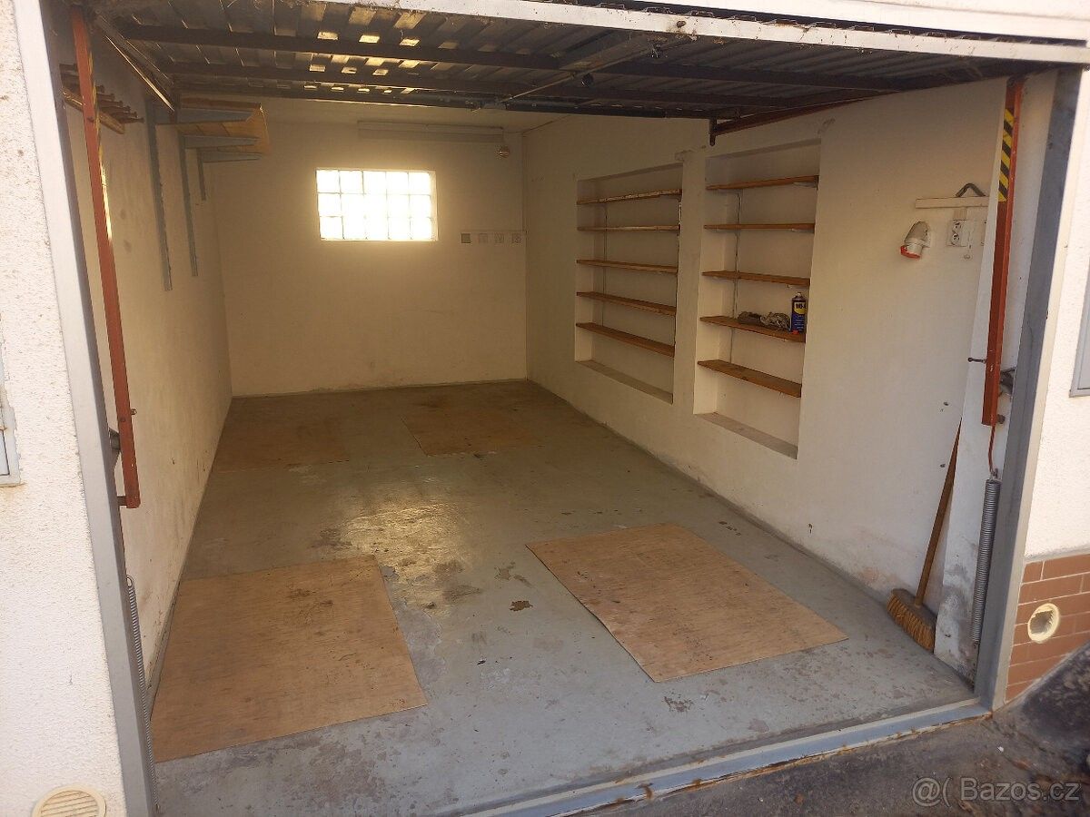 Garáže, Třebíč, 674 01, 19 m²