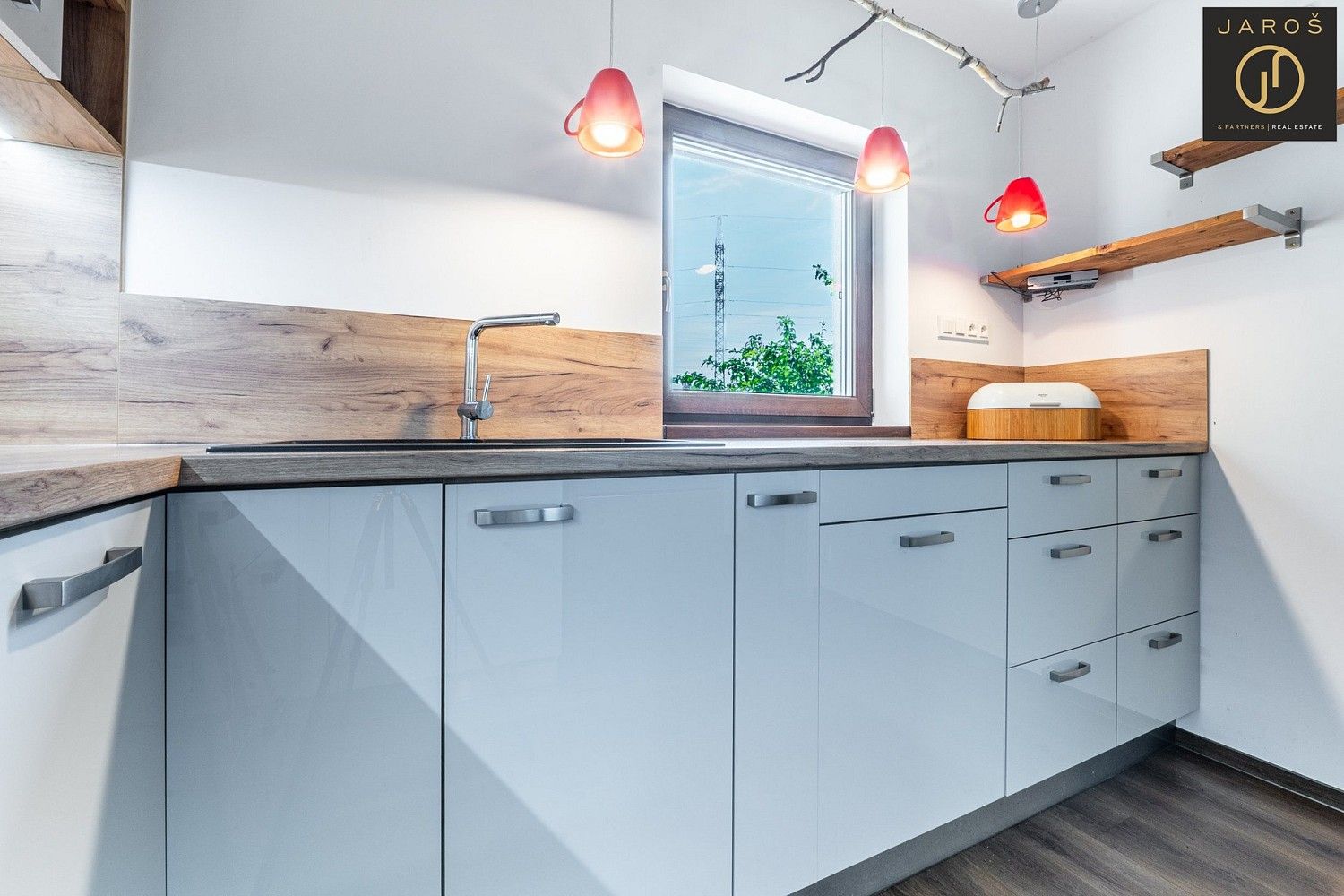 Prodej rodinný dům - Pečecká, Pečky - Velké Chvalovice, okres Kolín, 102 m² - 5