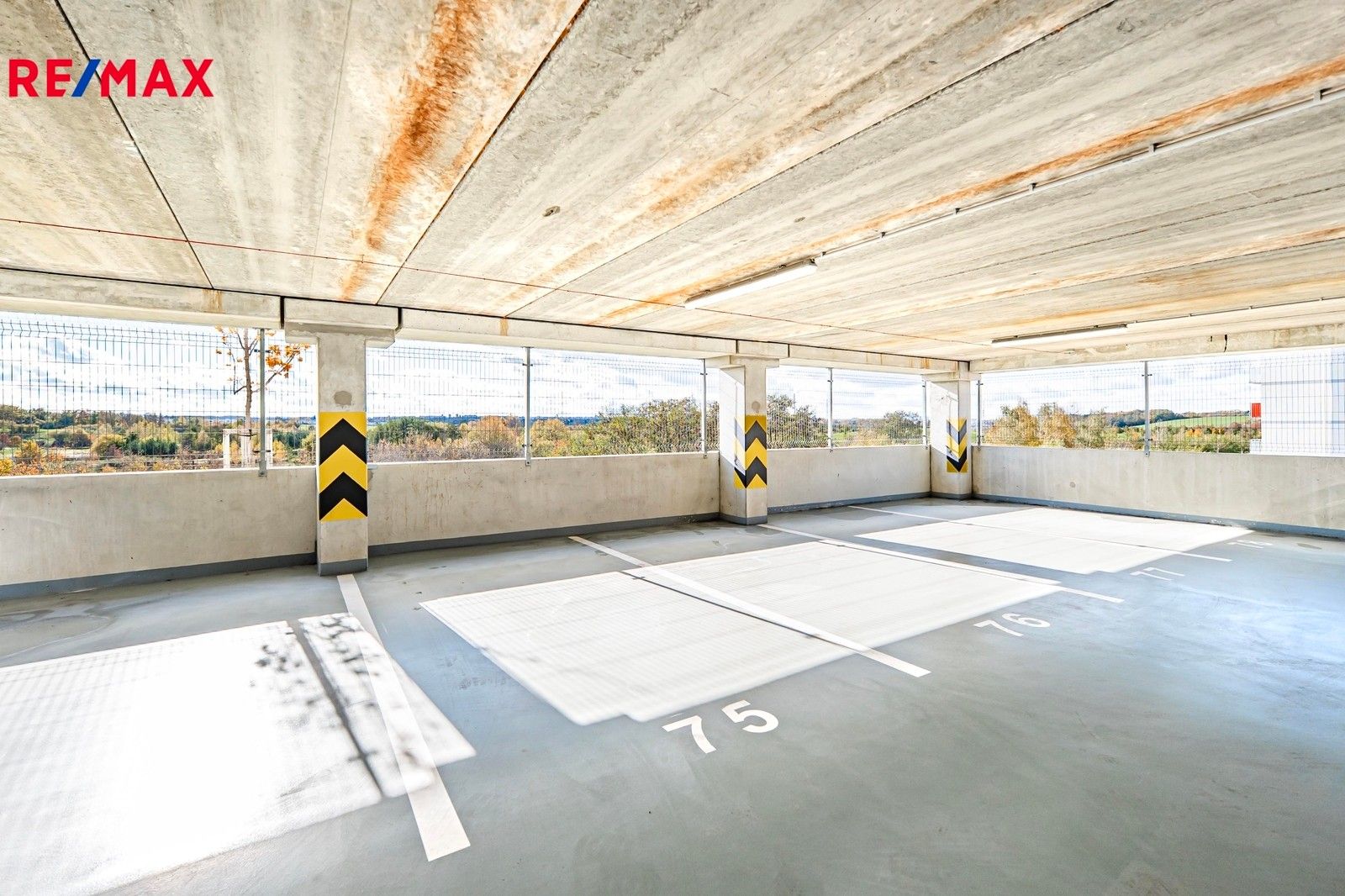 Ostatní, Bryksova, Praha, 12 m²