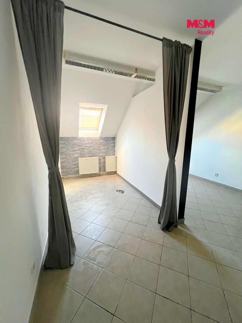 Pronájem obchodní prostory - Kozelkova, Chlumec nad Cidlinou, 24 m² - 5
