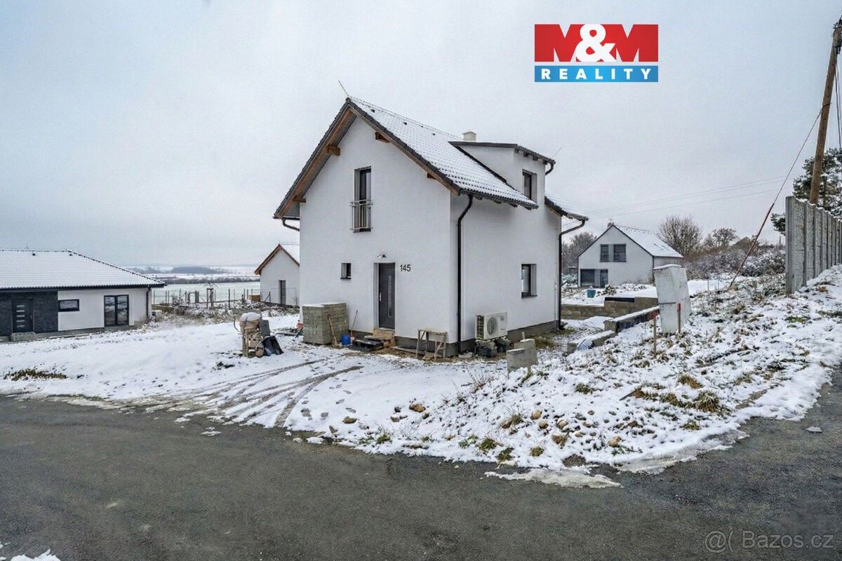 Rodinné domy, Dolní Bousov, 294 04