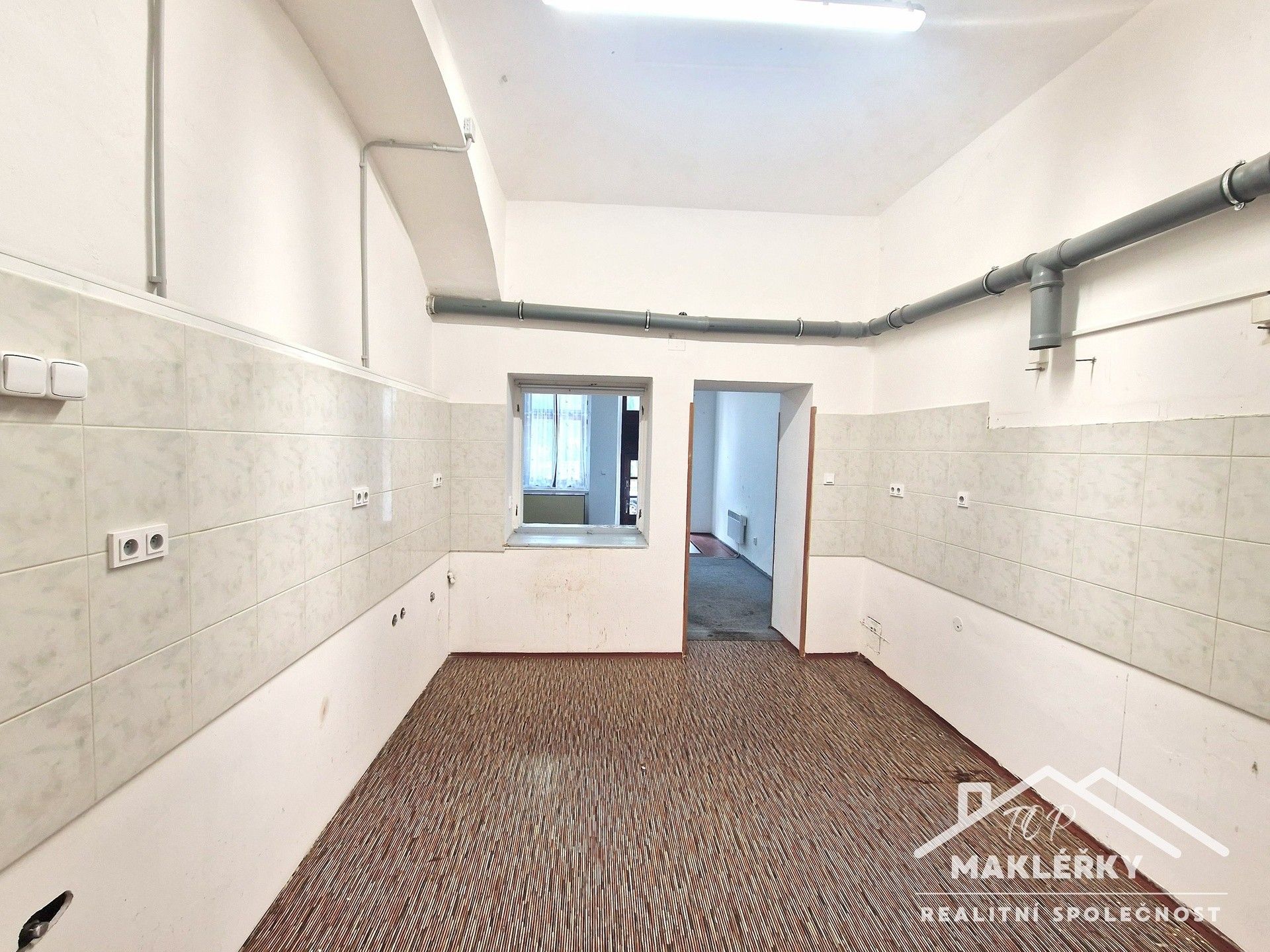 Pronájem obchodní prostory - náměstí Smiřických, Kostelec nad Černými lesy, 75 m² - 5