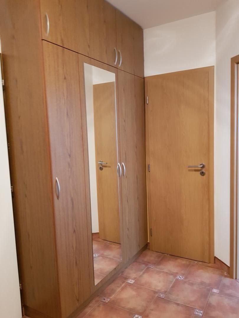 Pronájem byt 2+kk - V Honech, Klecany, 35 m²