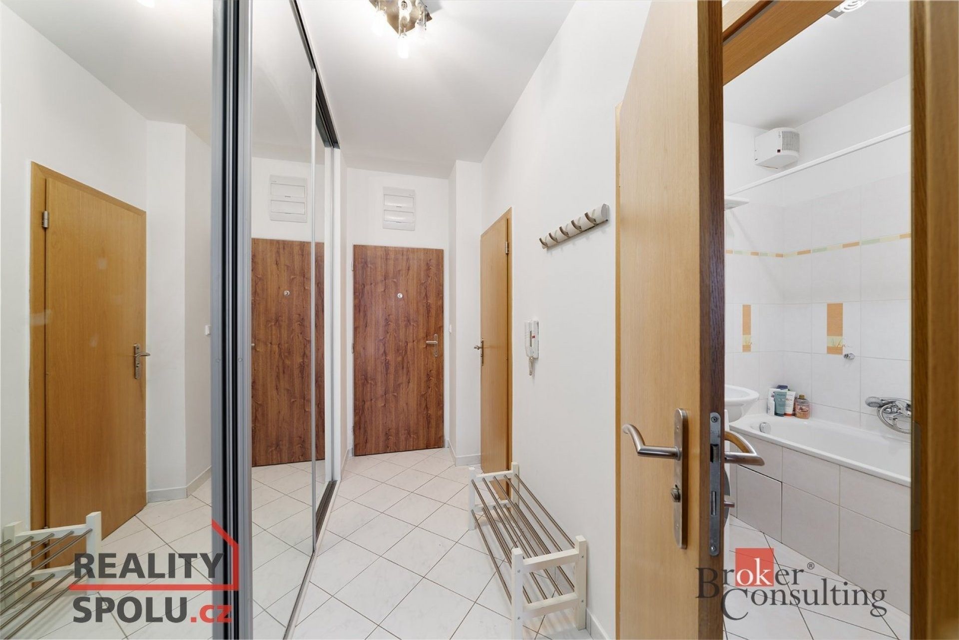 Prodej byt 1+kk - Praha, 54 m²