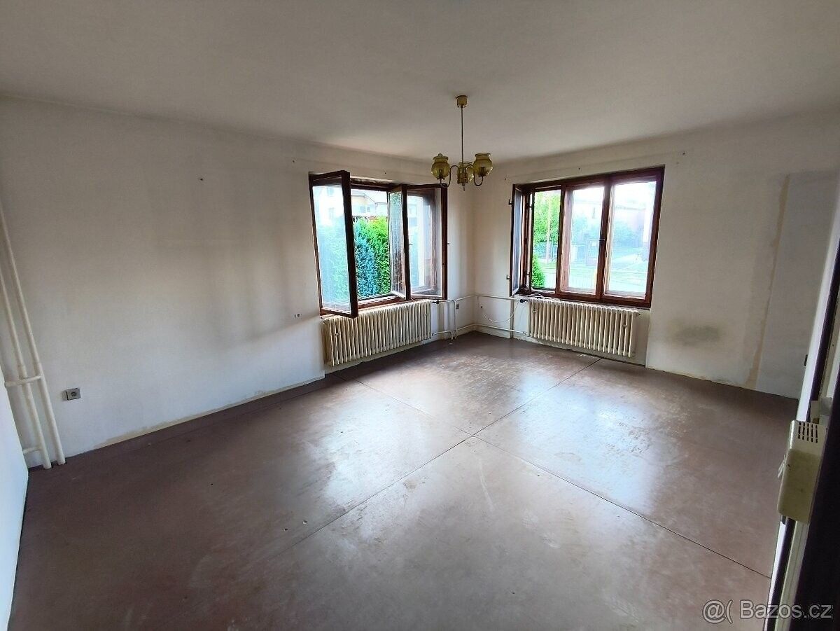 Byty, Krušovice, 270 53