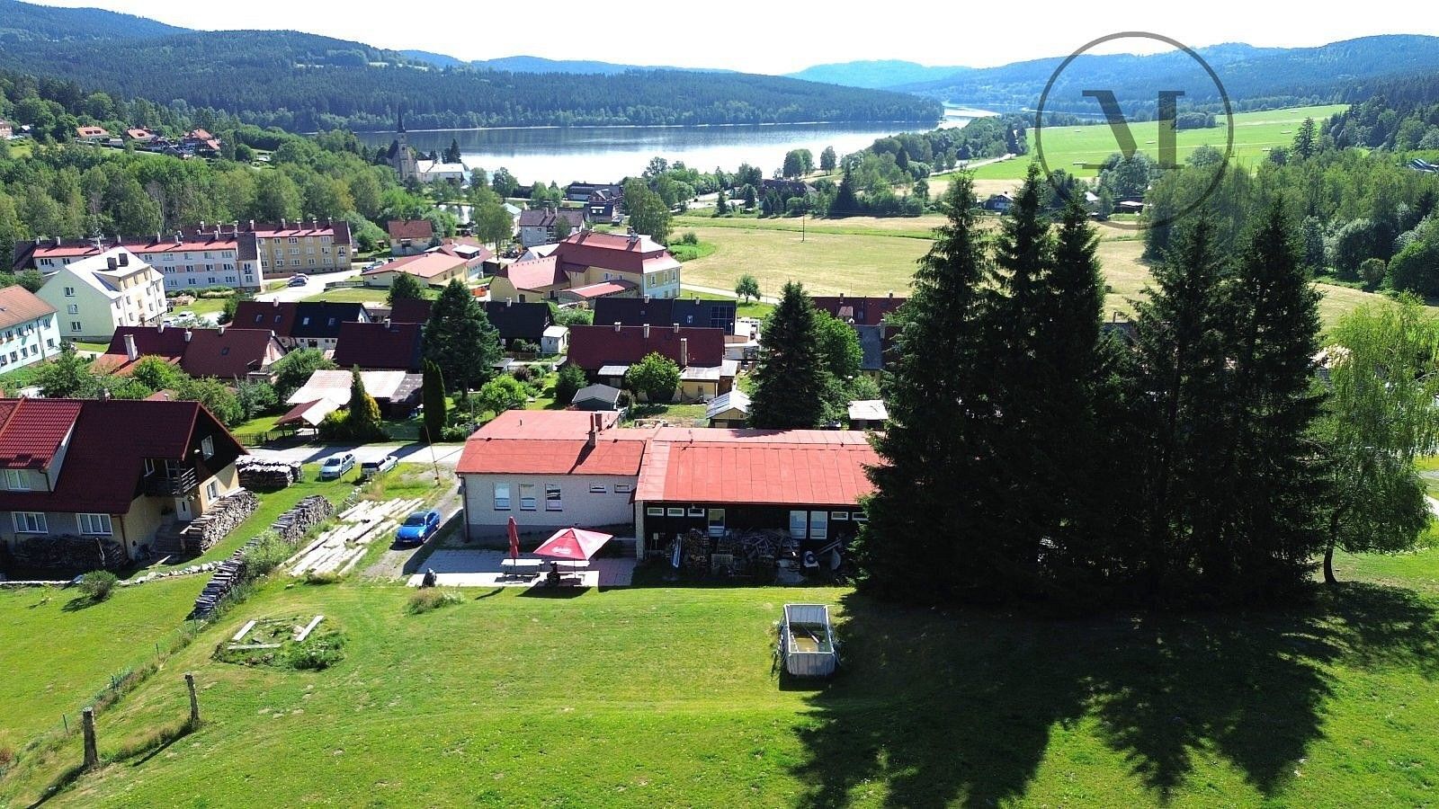 Ubytovací zařízení, 423 m²
