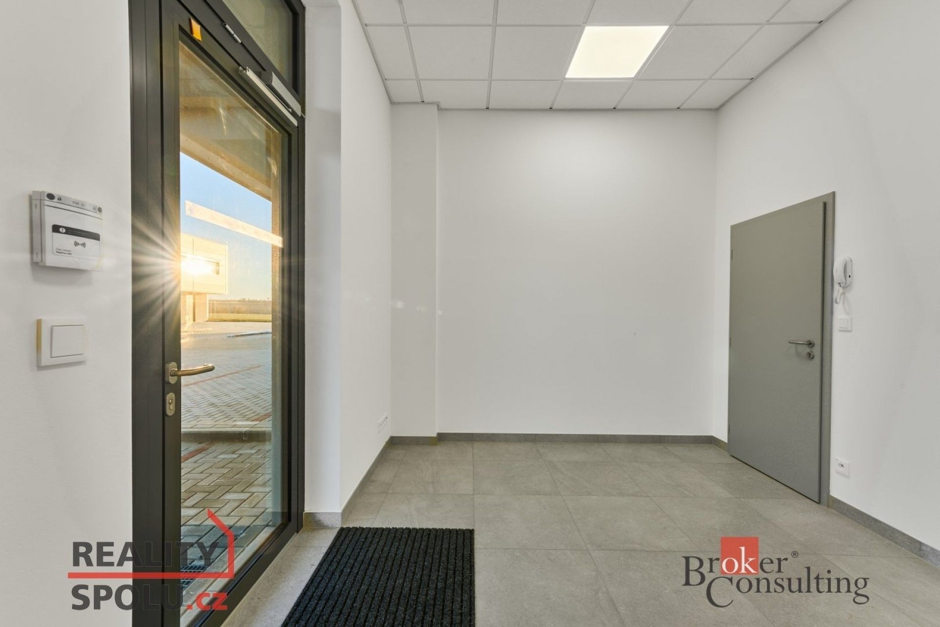 Pronájem kancelář - Tvarožná, 266 m²