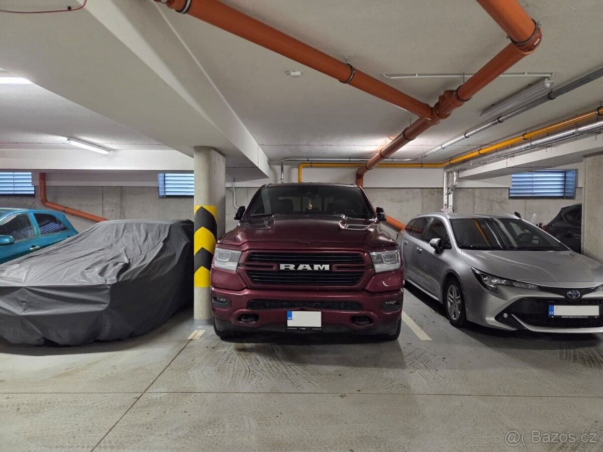 Garáže, Praha, 155 21