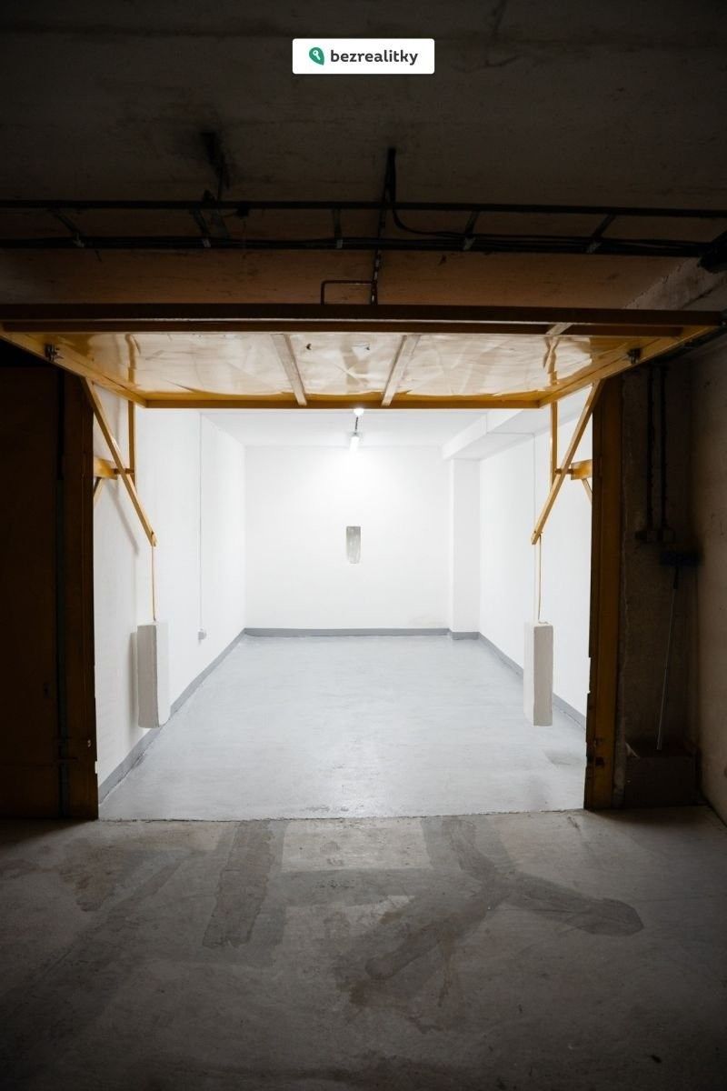 Prodej garáž - Drahoňovského, Praha, 20 m²