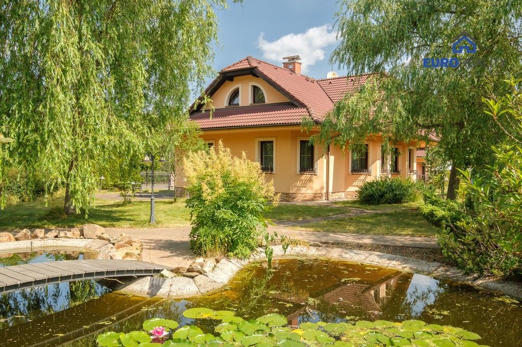 Prodej rodinný dům - Mezirolí, Nová Role, 260 m²
