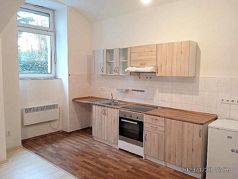 Pronájem byt 1+kk - Ruská, Praha, 38 m²